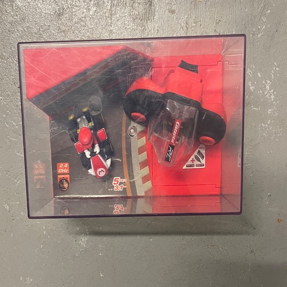 Carrera RC 2.4GHz Mario Kart Mini RC, Mario Remote Control Toy Car - New - Picture 2 of 5